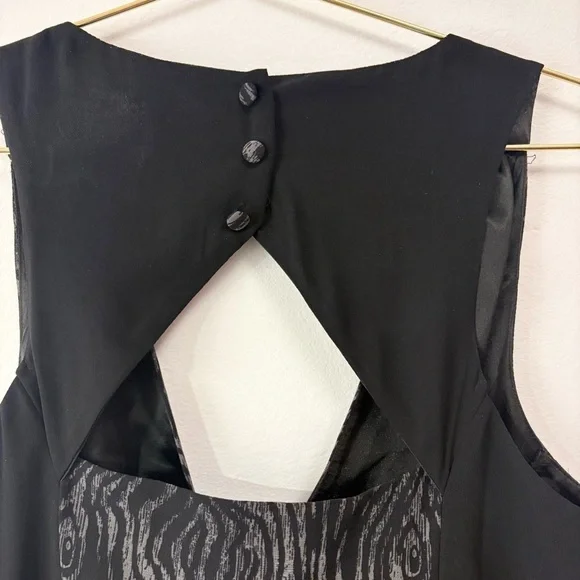 Lipsy Black sleeveless dress with zipper in the front, hooks, buttons, size 6 - Picture 5 of 10